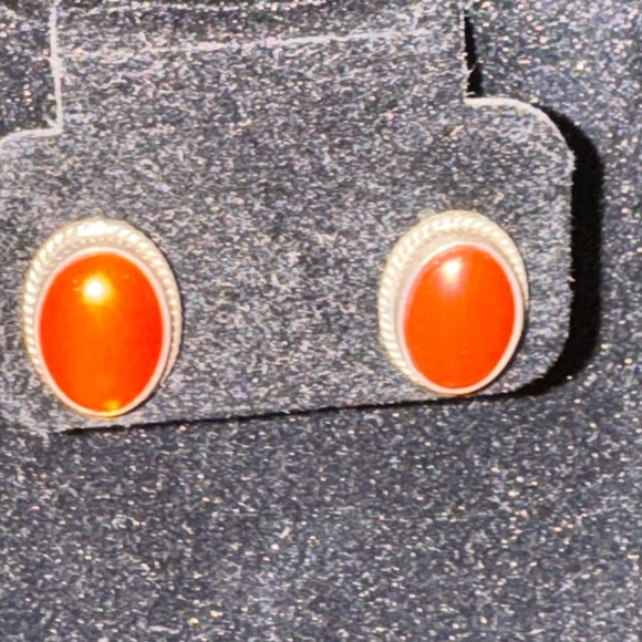 Carnelian statement Handcrafted vintage silver earrings - Picture 2 of 5